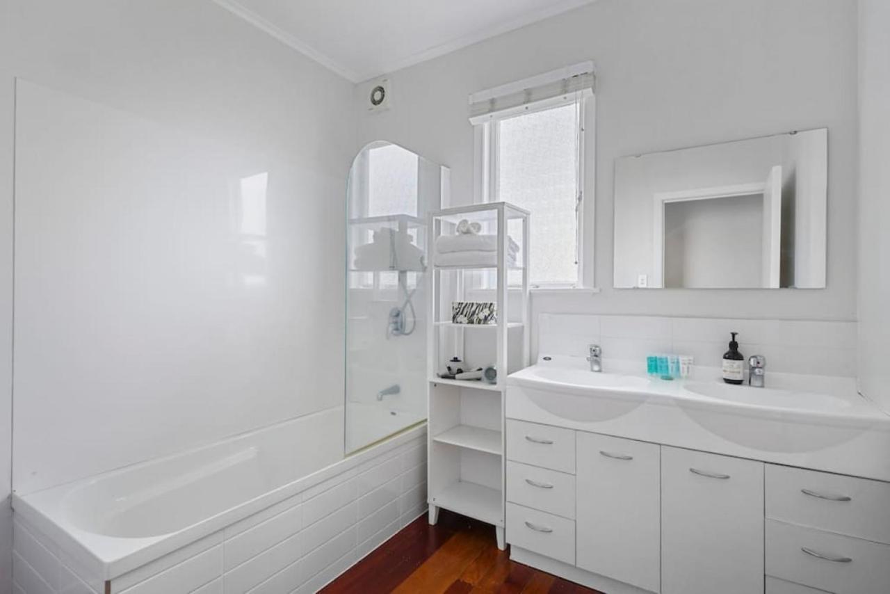 Amazing Home By Beach - Fully Aircon-Ed - Wifi Auckland Exteriér fotografie